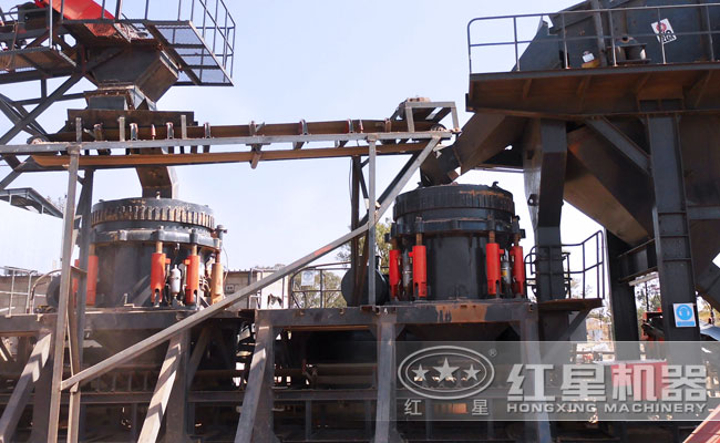 全液压圆锥破碎机生产现场