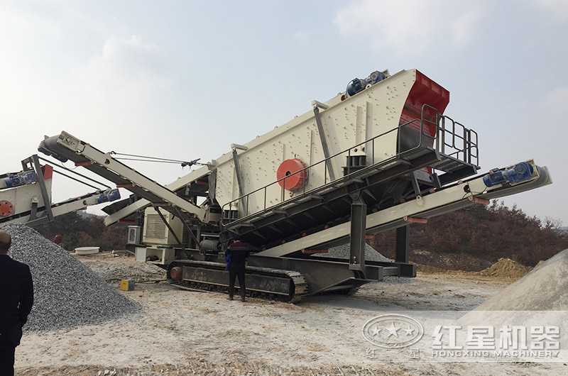 50万元小型移动破碎户外生产现场 50万元小型移动破碎户外生产现场