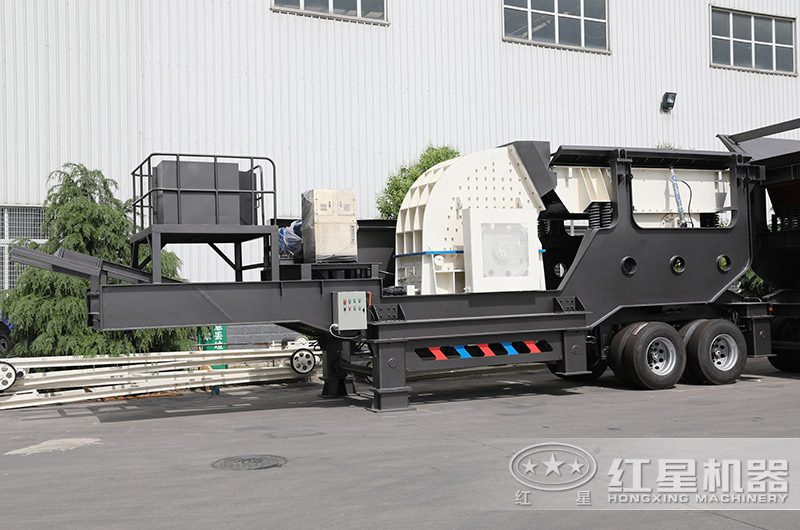 轮胎移动锤式破碎机厂区实景图 轮胎移动锤式破碎机厂区实景图