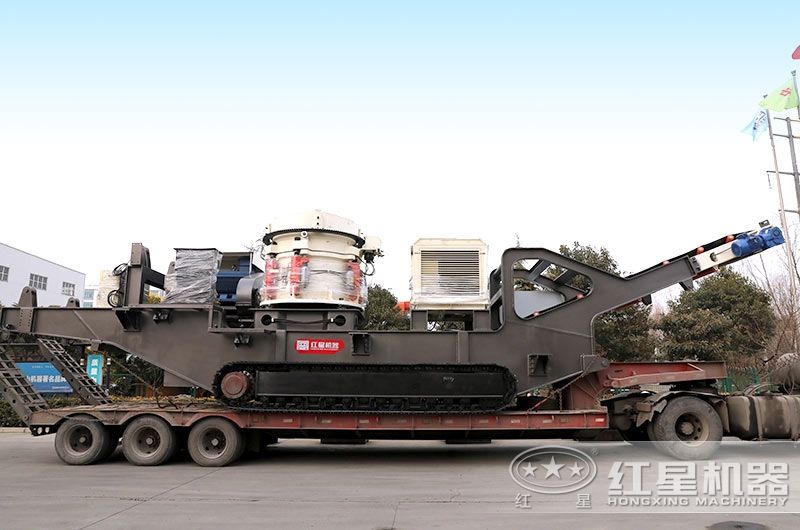 履带移动圆锥破碎机近距离实拍 履带移动圆锥破碎机近距离实拍