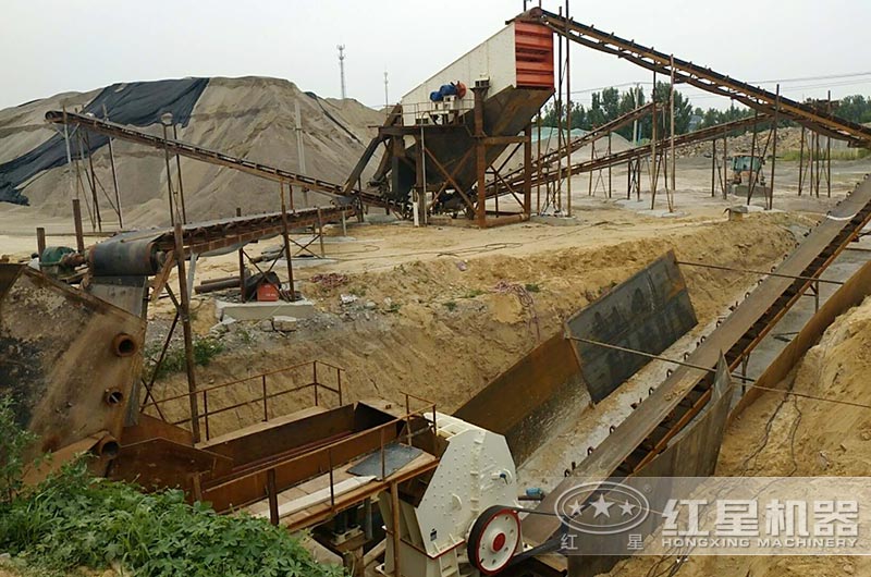 锤破机破碎花岗岩生产现场 锤破机破碎花岗岩生产现场