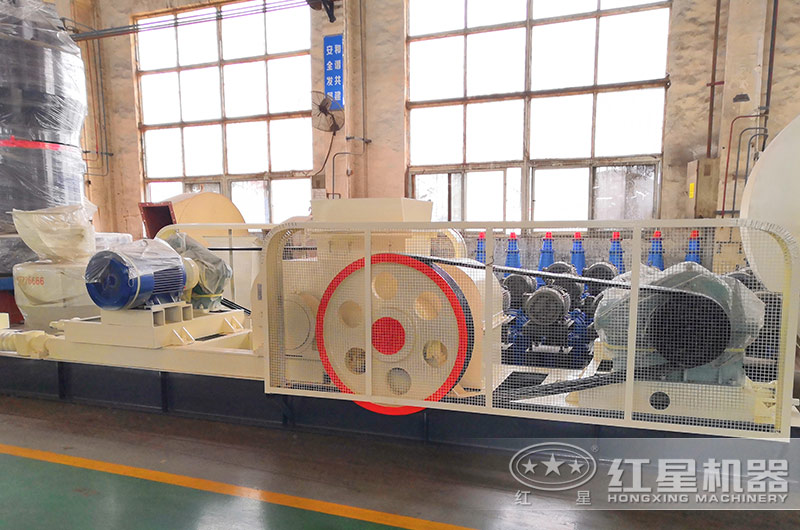 对辊式破碎机设备展示图