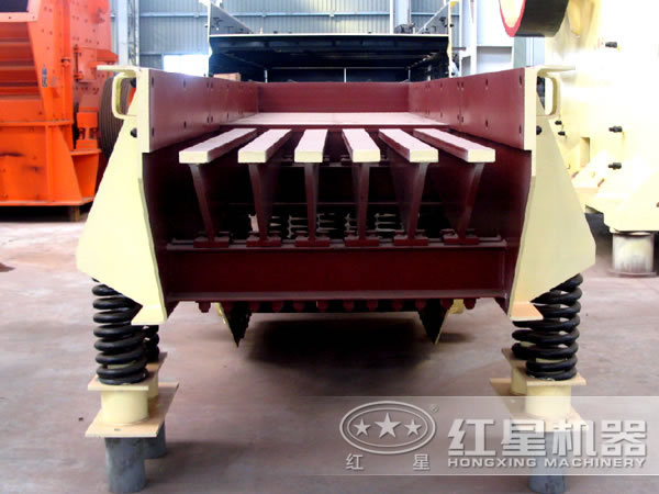 振动给料机正面图 振动给料机正面图